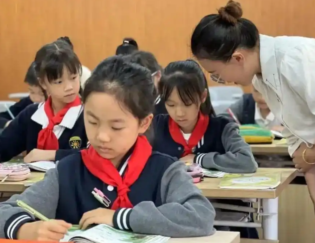 深入践行教育家精神锻造新时代高素质专业化教师队伍贡献新的