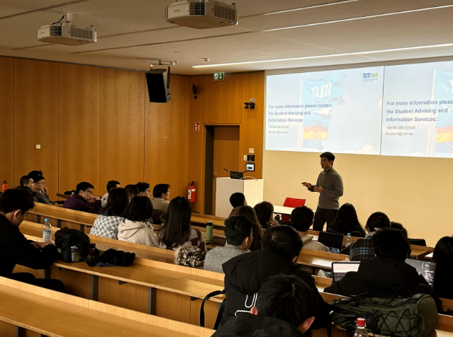 学术引领不只有助于学生理性挑选专业也提升了其大学学习的适